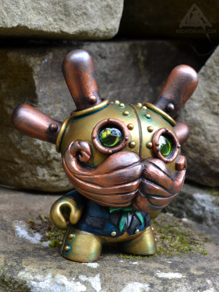 Customised Mechtorian Kidrobt Dunny figure by Doktor A.